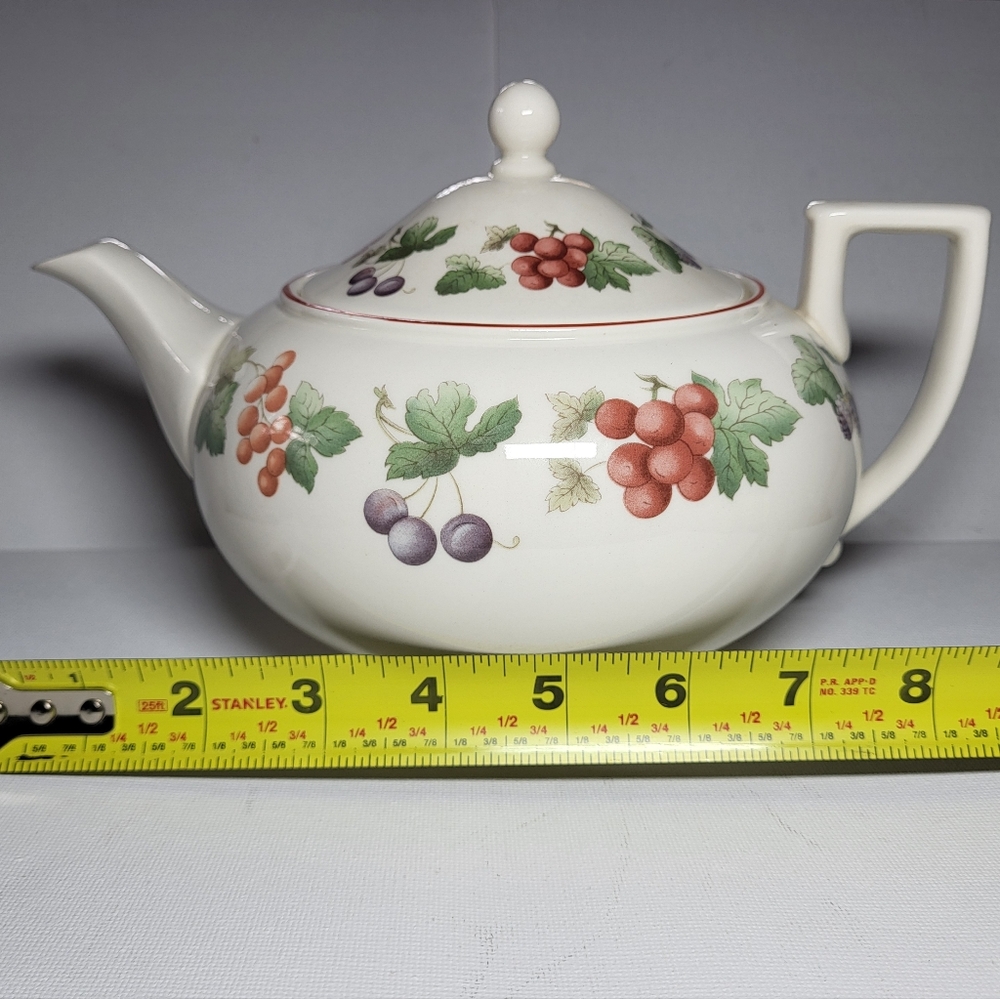 WEDGWOOD Queen's Ware Vintage "Provençe" Teapot With Fruit Design - Picture 9 of 12
